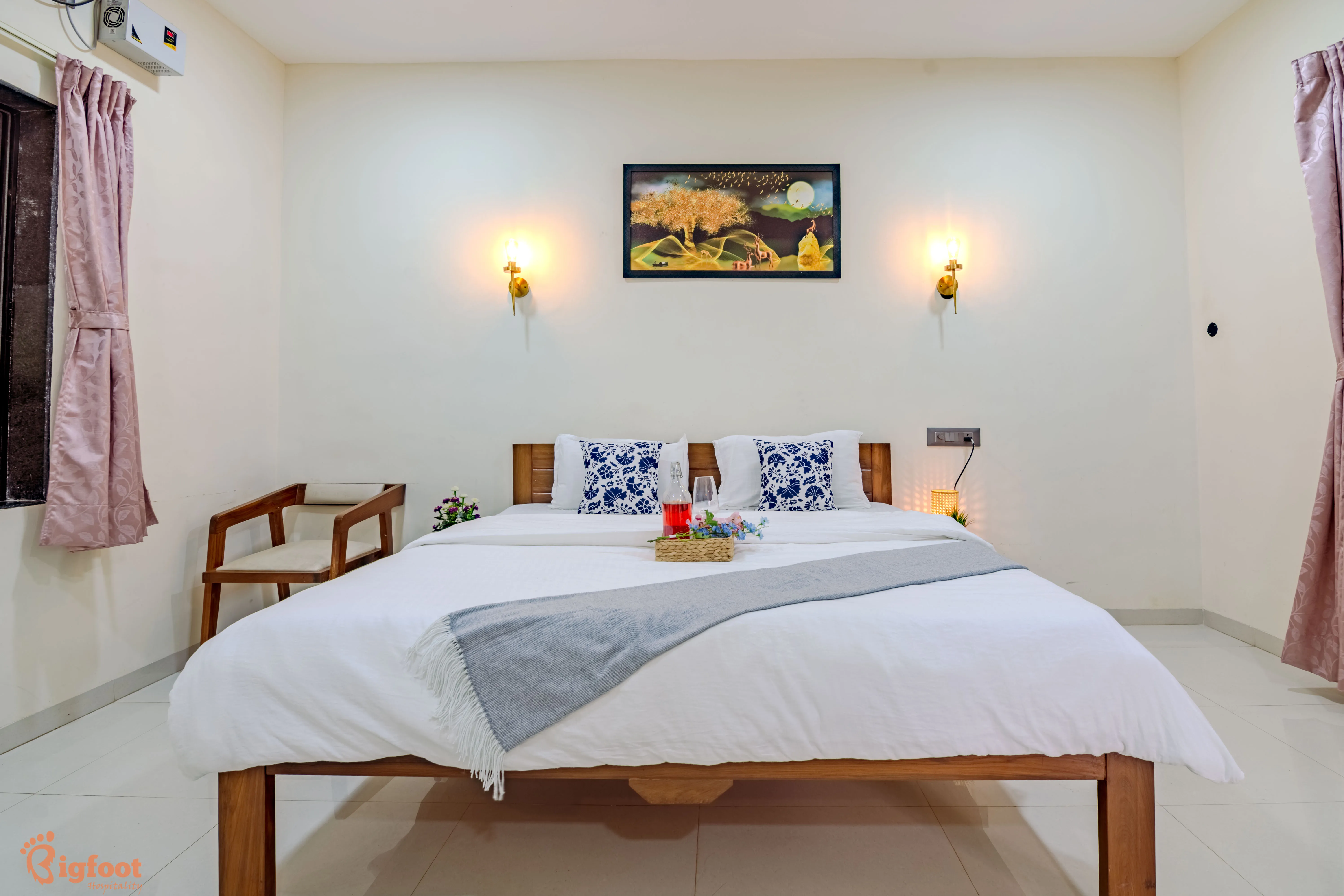Deluxe Room interior view